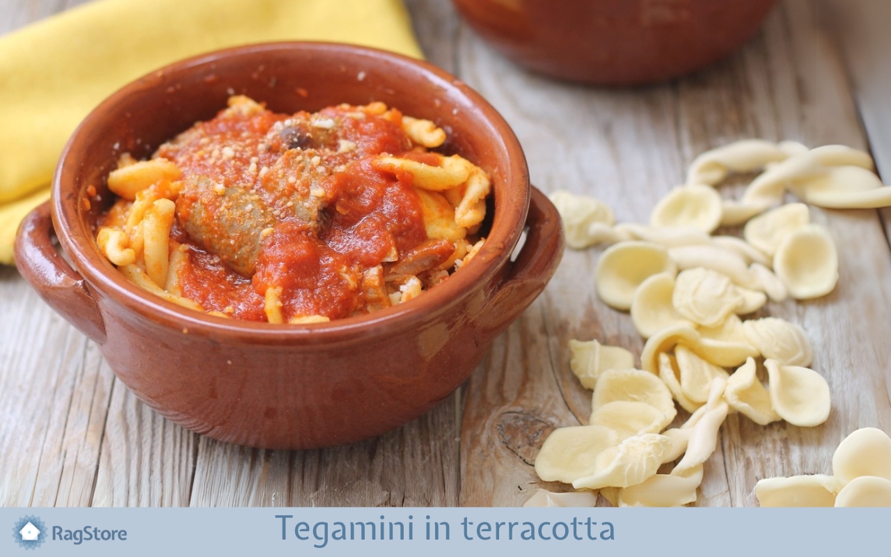 Tegamini in terracotta per pasta al forno