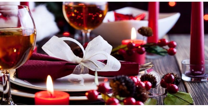 Come apparecchiare la tavola di Natale con stile