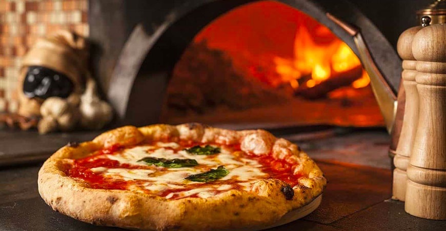 Pizza fatta in casa: impariamo a farla buona come in pizzeria